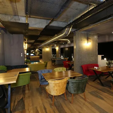 Askoroz Hotel Kandira